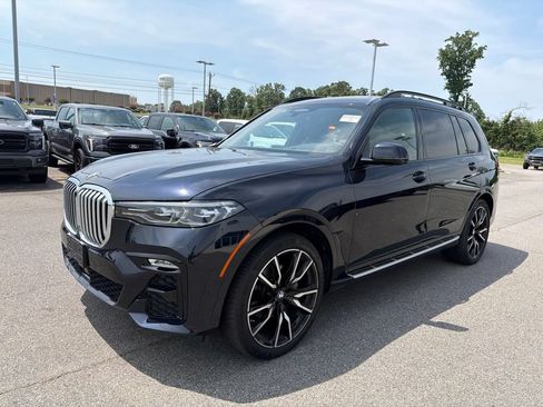 Used 2022 BMW X7 xDrive40i w/ M Sport Package AWD/4WD image 6