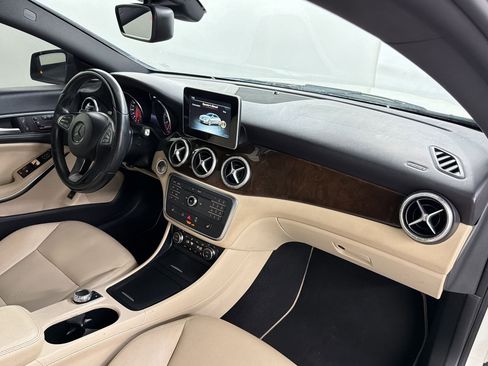 Used 2015 Mercedes-Benz CLA 250 CLA 250 image 33