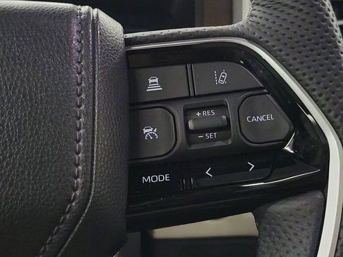 Used 2025 Toyota Sequoia Capstone AWD/4WD image 25
