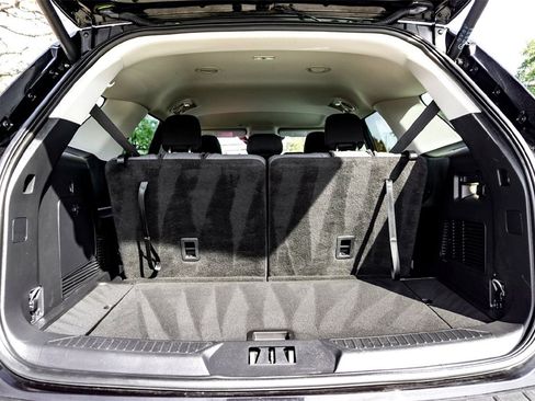 Used 2025 Ford Explorer Active image 30