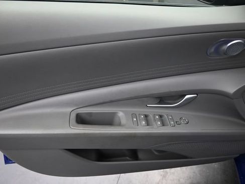 Used 2024 Hyundai Elantra SEL FWD image 12