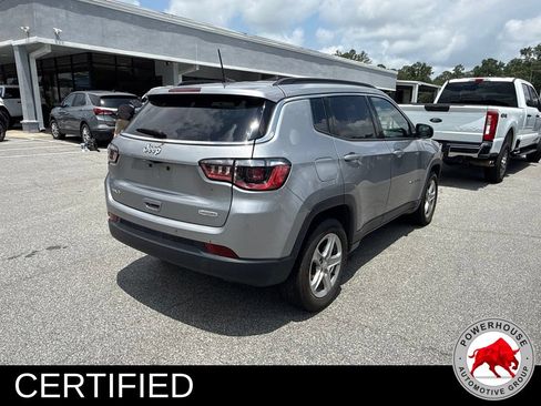 Used 2024 Jeep Compass Latitude AWD/4WD image 6
