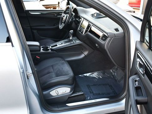 Used 2016 Porsche Macan S image 19