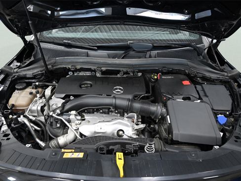 Used 2022 Mercedes-Benz GLA 250 4MATIC image 35