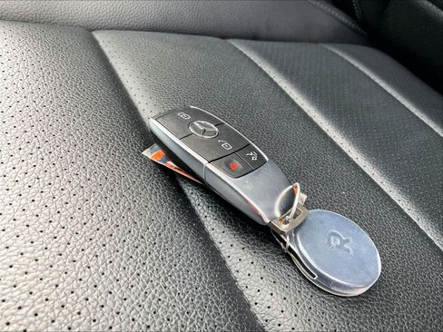 Used 2023 Mercedes-Benz GLE 450 4MATIC image 11