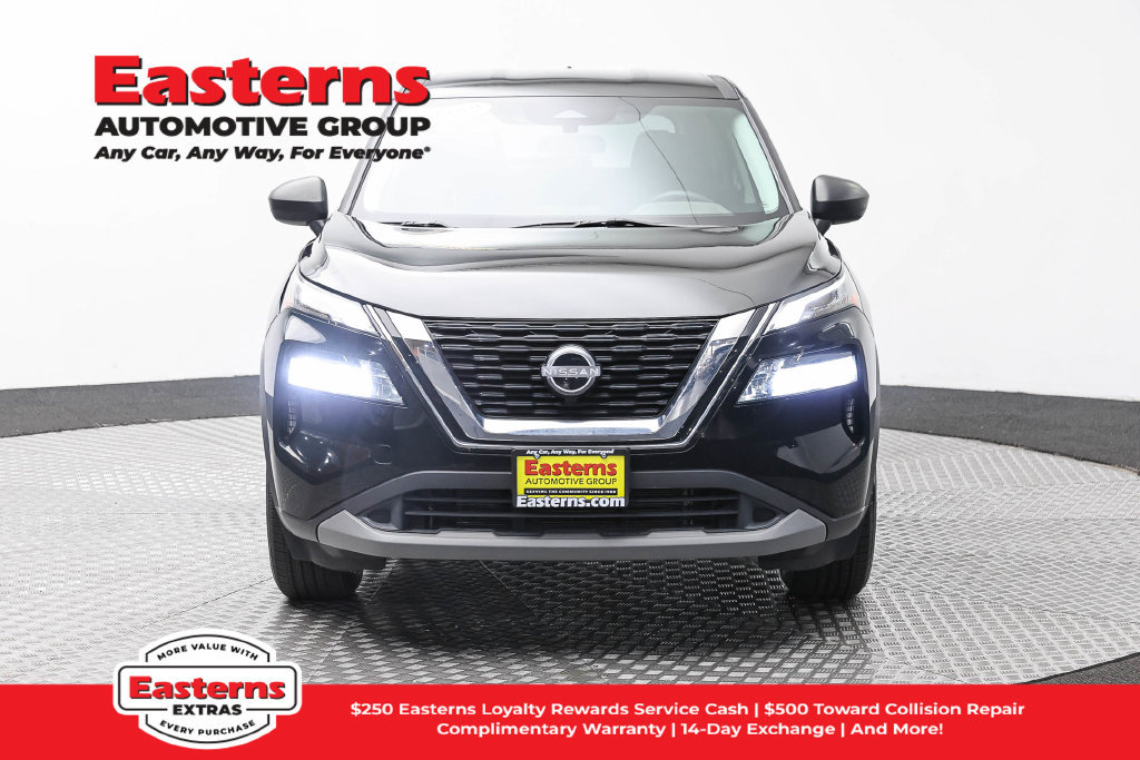 Used 2023 Nissan Rogue S AWD/4WD image 3
