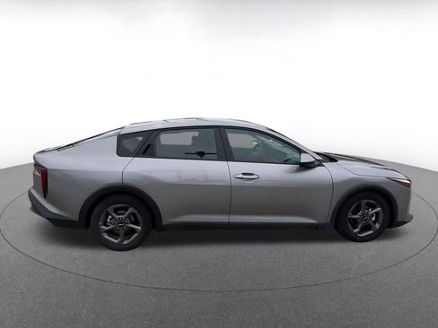 Used 2025 Kia K4 LXS image 16