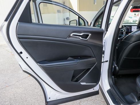 Used 2025 Kia Sportage EX FWD image 35