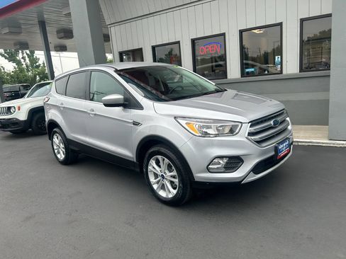 Used 2017 Ford Escape SE AWD/4WD image 26