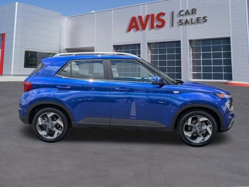 Used 2025 Hyundai Venue SEL FWD image 5