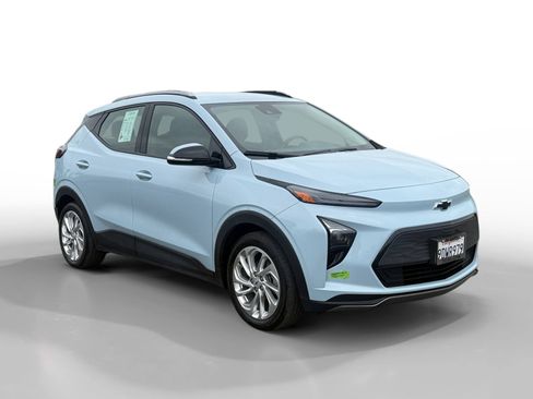 Used 2023 Chevrolet Bolt EUV LT w/ Driver Confidence Package image 7