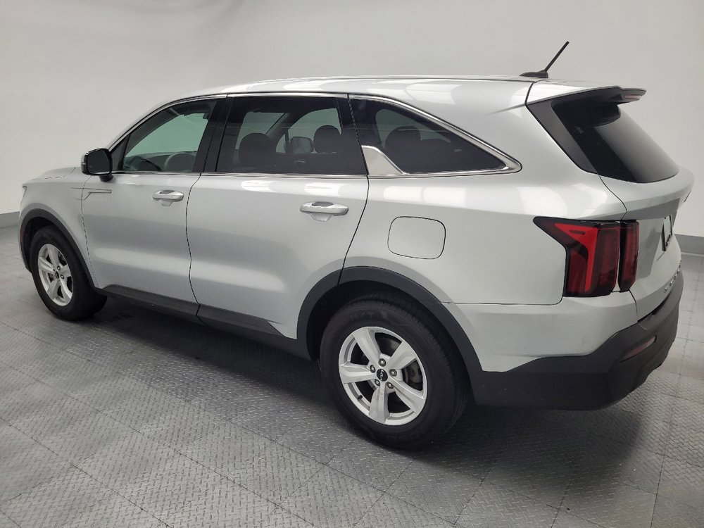 Used 2022 Kia Sorento LX FWD image 3