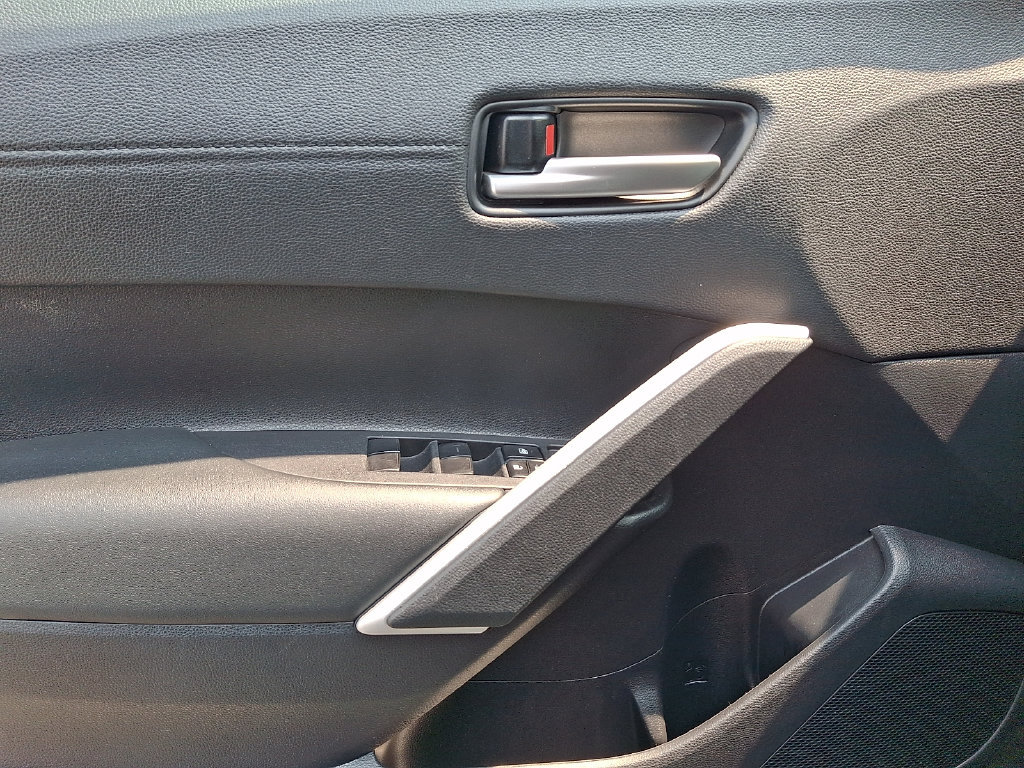 Certified 2025 Toyota Corolla Cross XLE FWD image 12