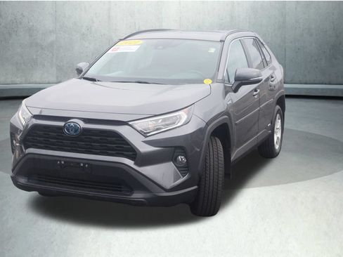 Certified 2021 Toyota RAV4 XLE w/ Convenience Package AWD/4WD image 25