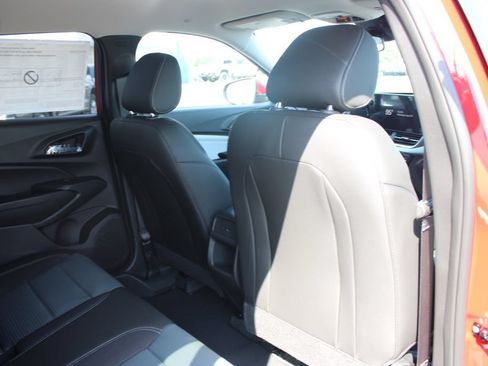New 2026 Chevrolet Trax LT w/ Driver Confidence Package FWD image 32