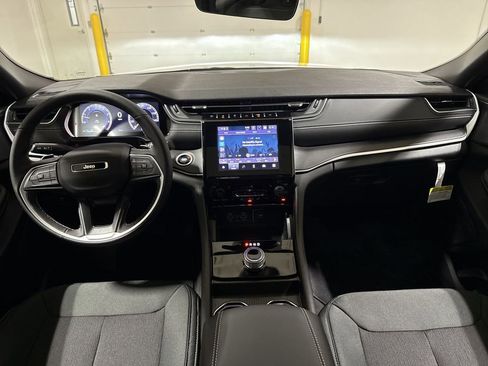 New 2026 Jeep Grand Cherokee L Laredo image 10