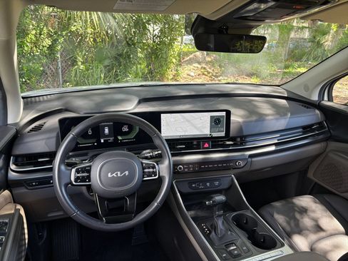 Used 2026 Kia Carnival FWD image 35