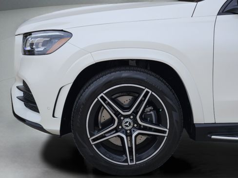 Used 2022 Mercedes-Benz GLS 450 4MATIC image 32