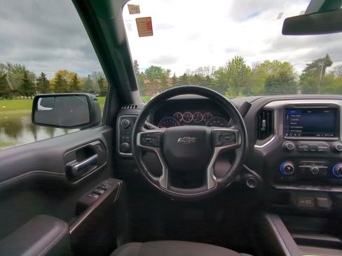 Used 2020 Chevrolet Silverado 1500 LT Trail Boss AWD/4WD image 14
