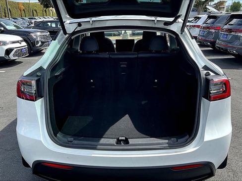 Used 2023 Tesla Model Y Long Range AWD/4WD image 22