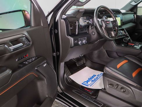 Used 2024 GMC Sierra 1500 AT4 w/ AT4 Preferred Package image 3
