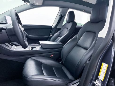 Used 2022 Tesla Model Y Performance image 18