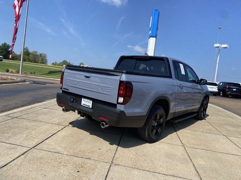 Used 2026 Honda Ridgeline Black Edition image 11