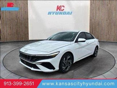 New 2025 Hyundai Elantra SEL