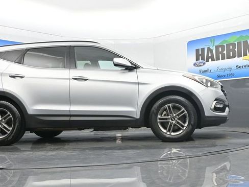 Used 2017 Hyundai Santa Fe Sport image 22
