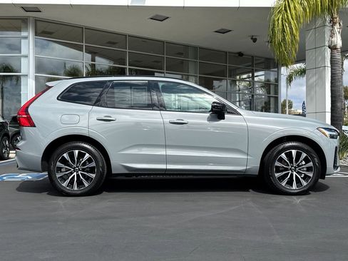 Certified 2025 Volvo XC60 B5 Core image 6