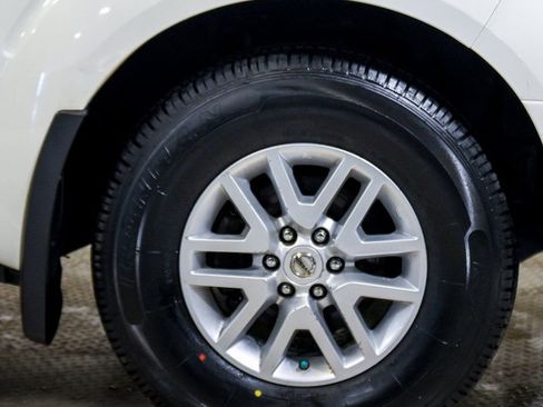 Used 2018 Nissan Frontier SV image 13