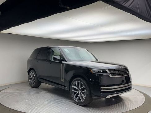 Certified 2025 Land Rover Range Rover Autobiography image 2