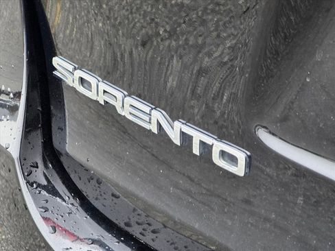 Used 2019 Kia Sorento S FWD image 14