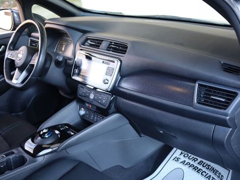 Used 2018 Nissan Leaf SV w/ SV Technology Package image 23