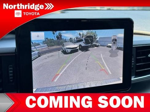 Used 2021 Ford Explorer XLT w/ Equipment Group 202A RWD image 9