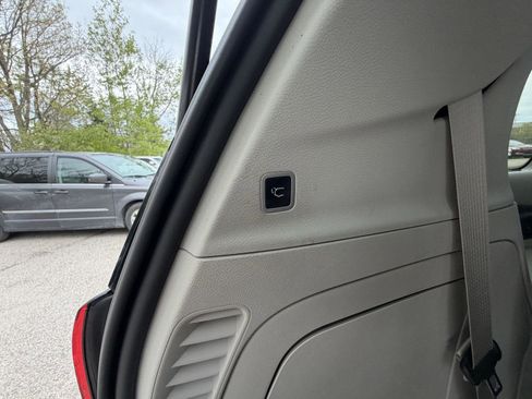 Used 2019 Chrysler Pacifica Limited FWD image 27