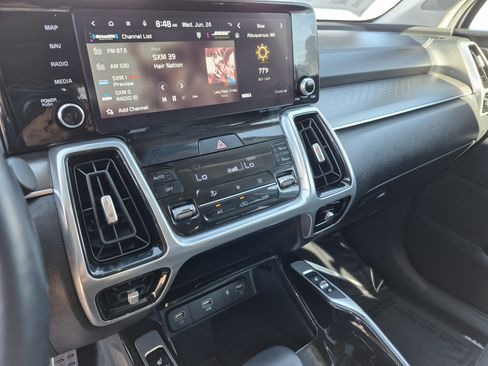 Used 2023 Kia Sorento SX AWD/4WD image 11