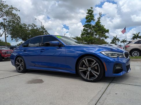 Used 2021 BMW 330i Sedan w/ M Sport Package RWD image 2