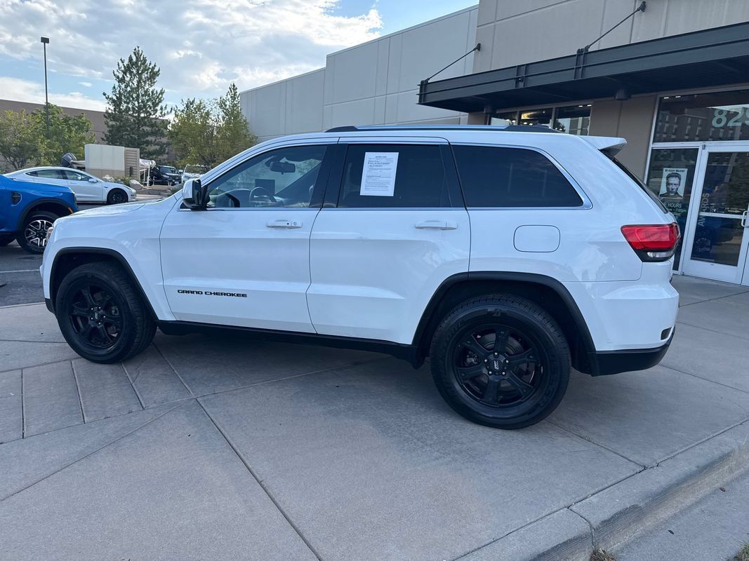 Used 2014 Jeep Grand Cherokee Laredo w/ Security & Convenience Group AWD/4WD image 10
