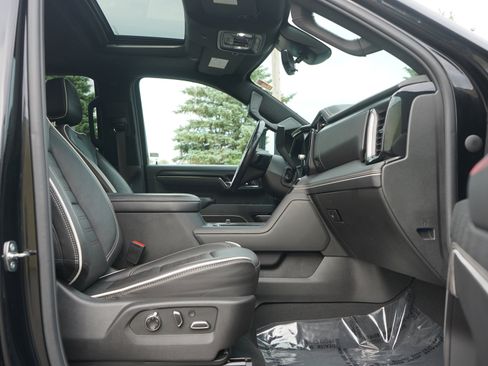 Used 2024 GMC Sierra 2500 AT4X w/ AT4X AEV Edition AWD/4WD image 12