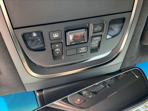 Used 2022 Lexus LS 500 w/ Interior Upgrade Package RWD image 30