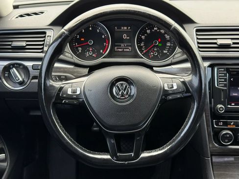 Used 2017 Volkswagen Passat 1.8T SE FWD image 26