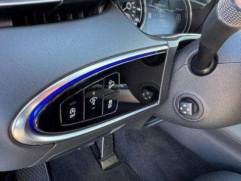 Certified 2025 Genesis GV70 3.5T Sport image 15