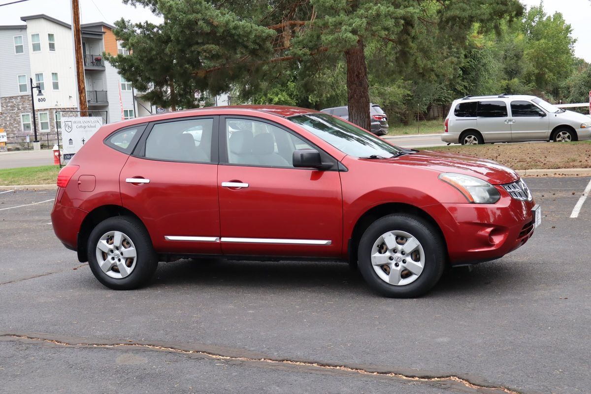Used 2015 Nissan Rogue S AWD/4WD image 2