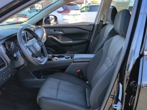 Certified 2025 Nissan Rogue SV image 14