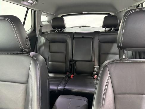 Used 2024 GMC Terrain SLT image 18