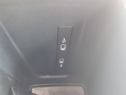 New 2026 Volkswagen Tiguan SE image 8