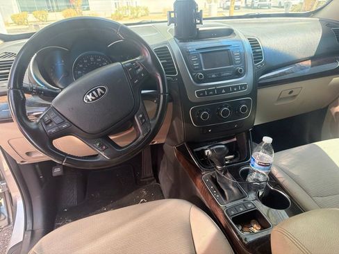 Used 2014 Kia Sorento LX w/ LX V6 Convenience Package FWD image 9