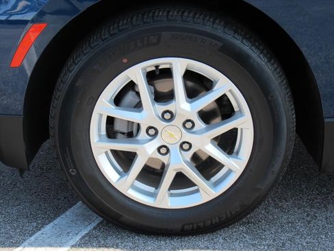 Used 2022 Chevrolet Equinox LS image 8