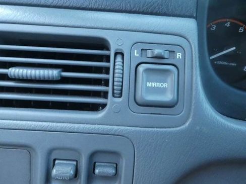 Used 1998 Honda CR-V EX image 10